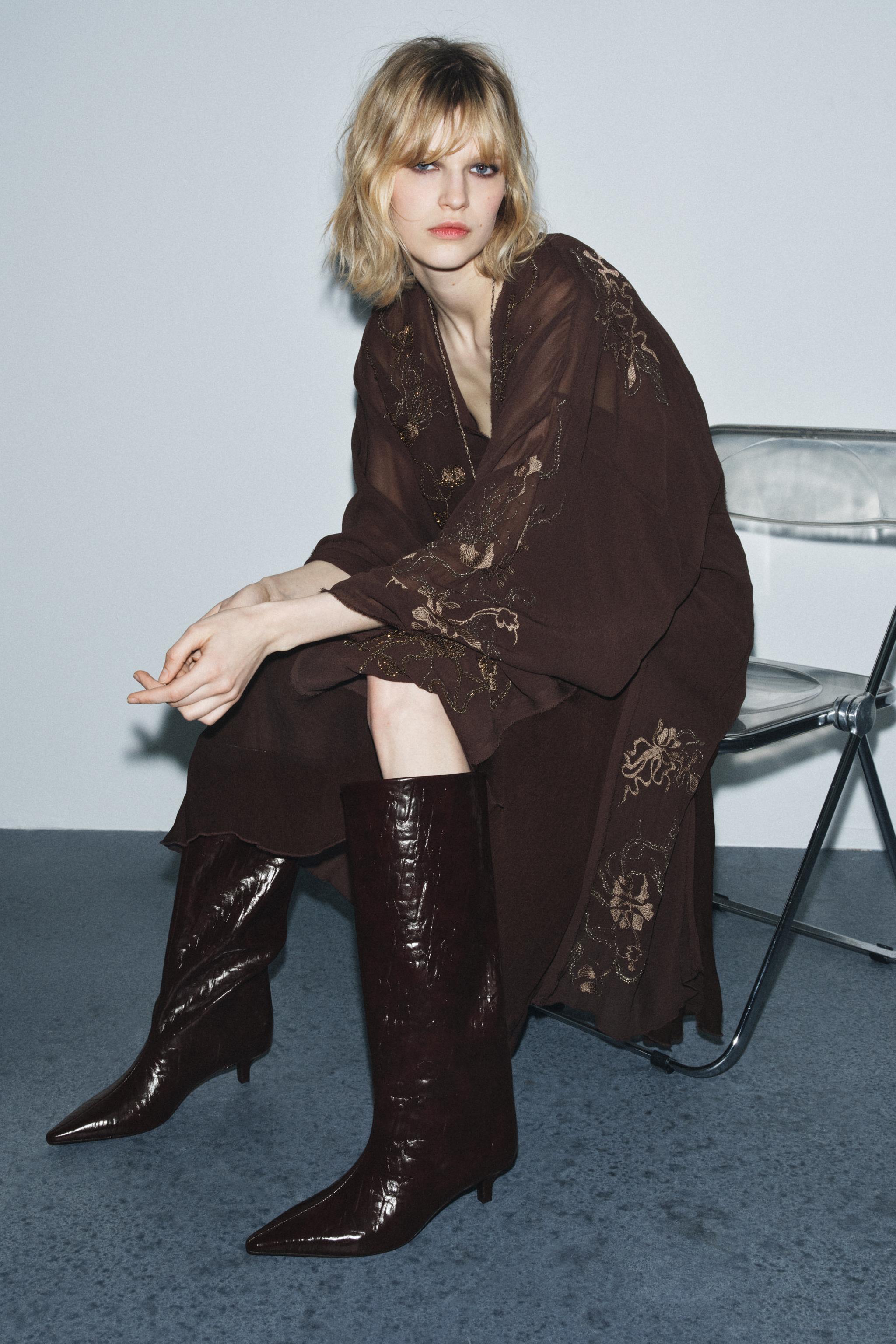 CRACKLED KITTEN HEEL BOOTS